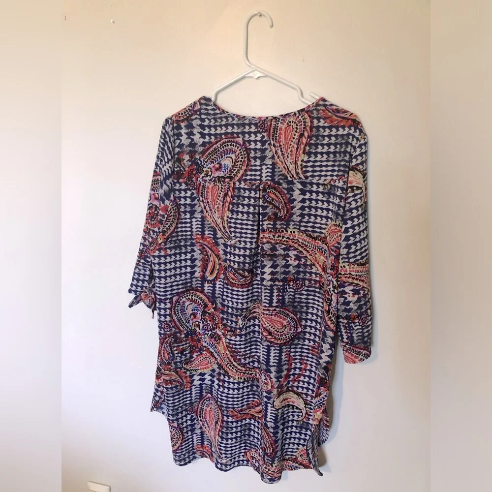 Vibrant Blue and Red Paisley Tunic with 3/4 Sleeves Lightweight & Flowy - Picture 2 of 10
